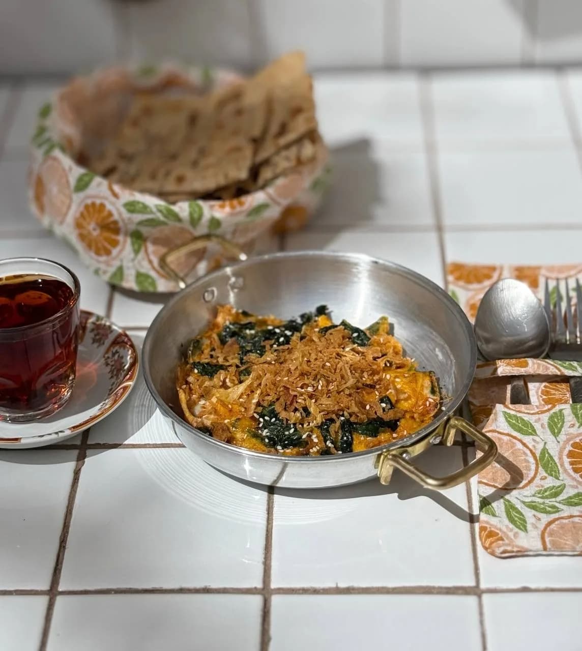 نرگسی با ماست+چای